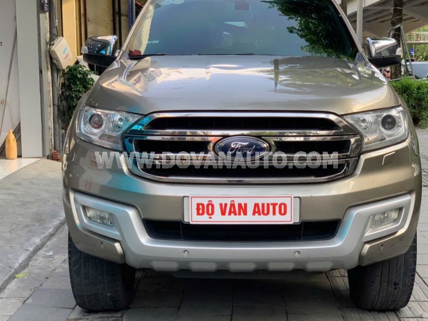 Ford Everest Titanium 2.2L 4x2 AT 2016
