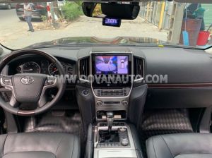 Xe Toyota Land Cruiser 4.6 V8 2020