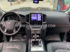Xe Toyota Land Cruiser 4.6 V8 2020